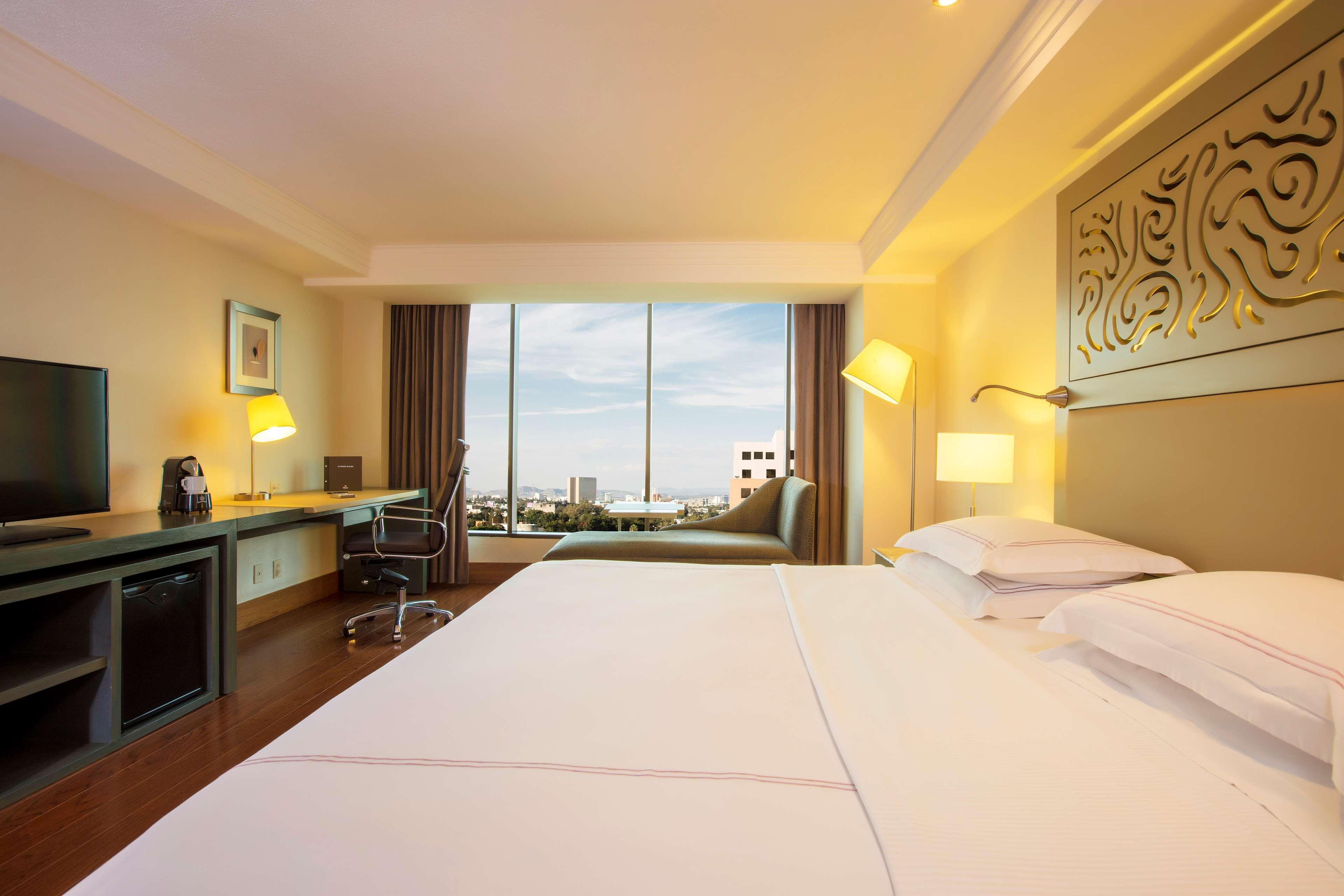 Отель Barcelo Гвадалахара Экстерьер фото Deluxe Room