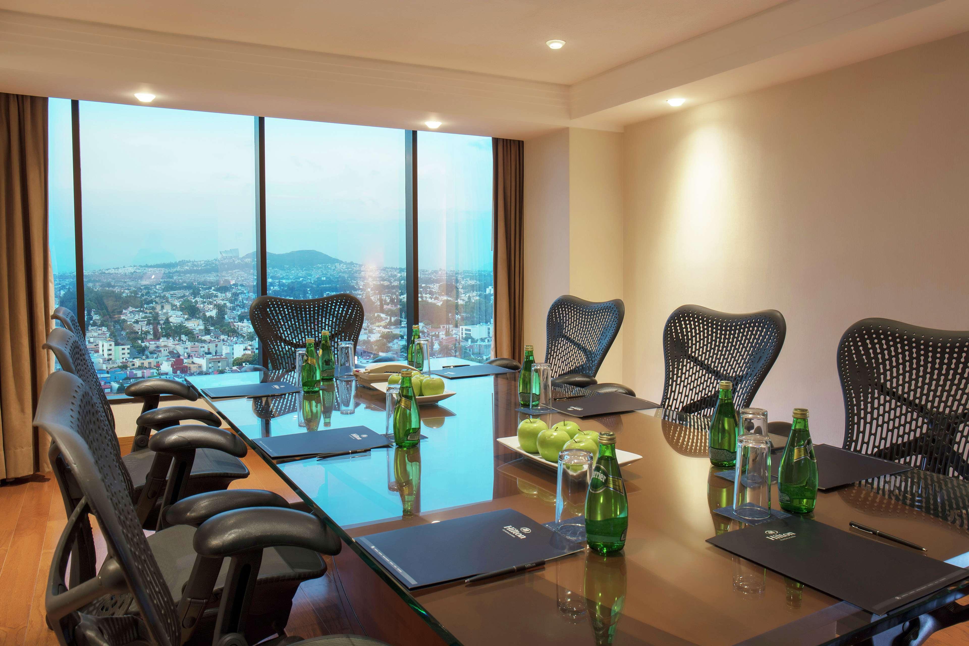 Отель Barcelo Гвадалахара Экстерьер фото Meeting room
