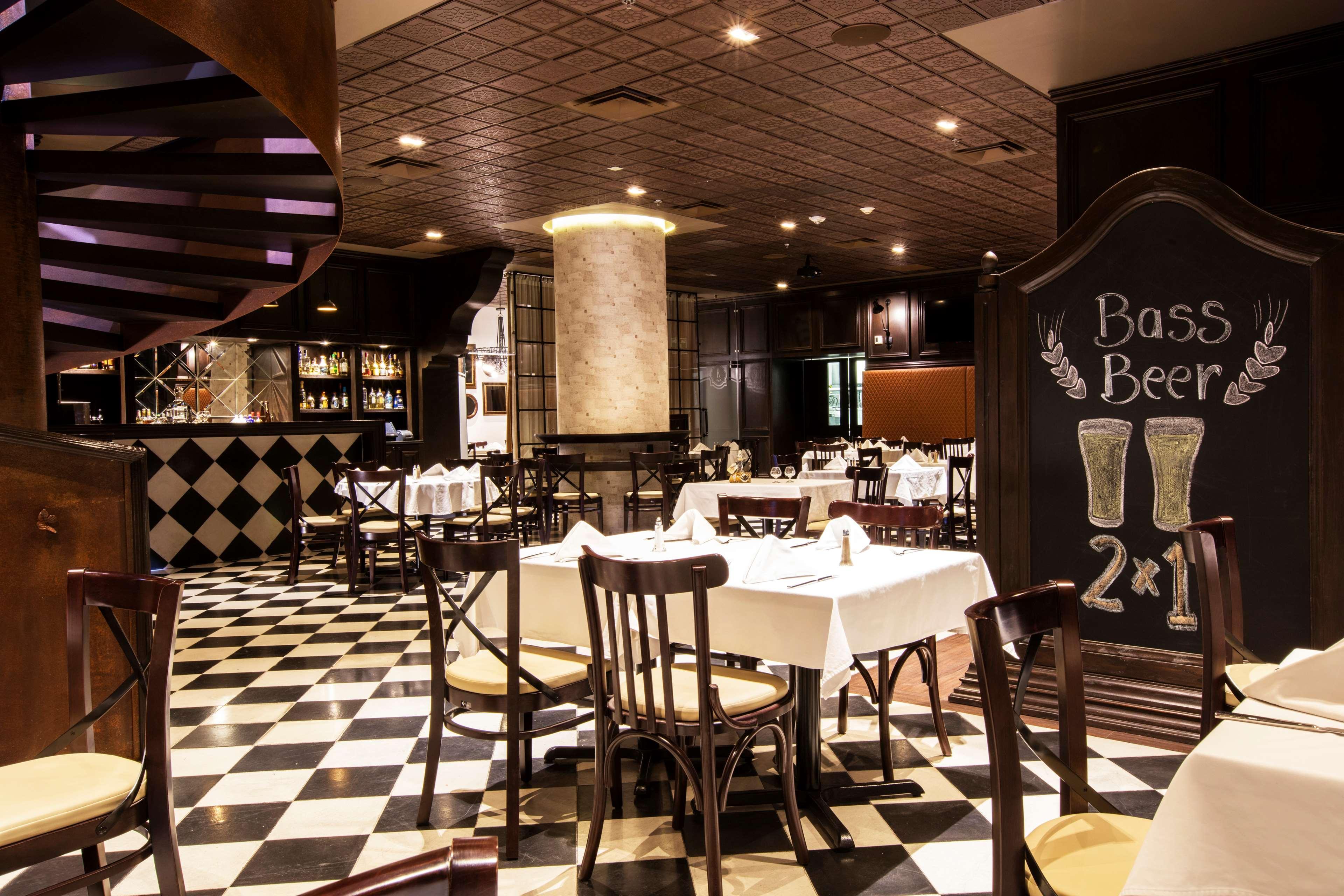Отель Barcelo Гвадалахара Экстерьер фото Brasserie restaurant
