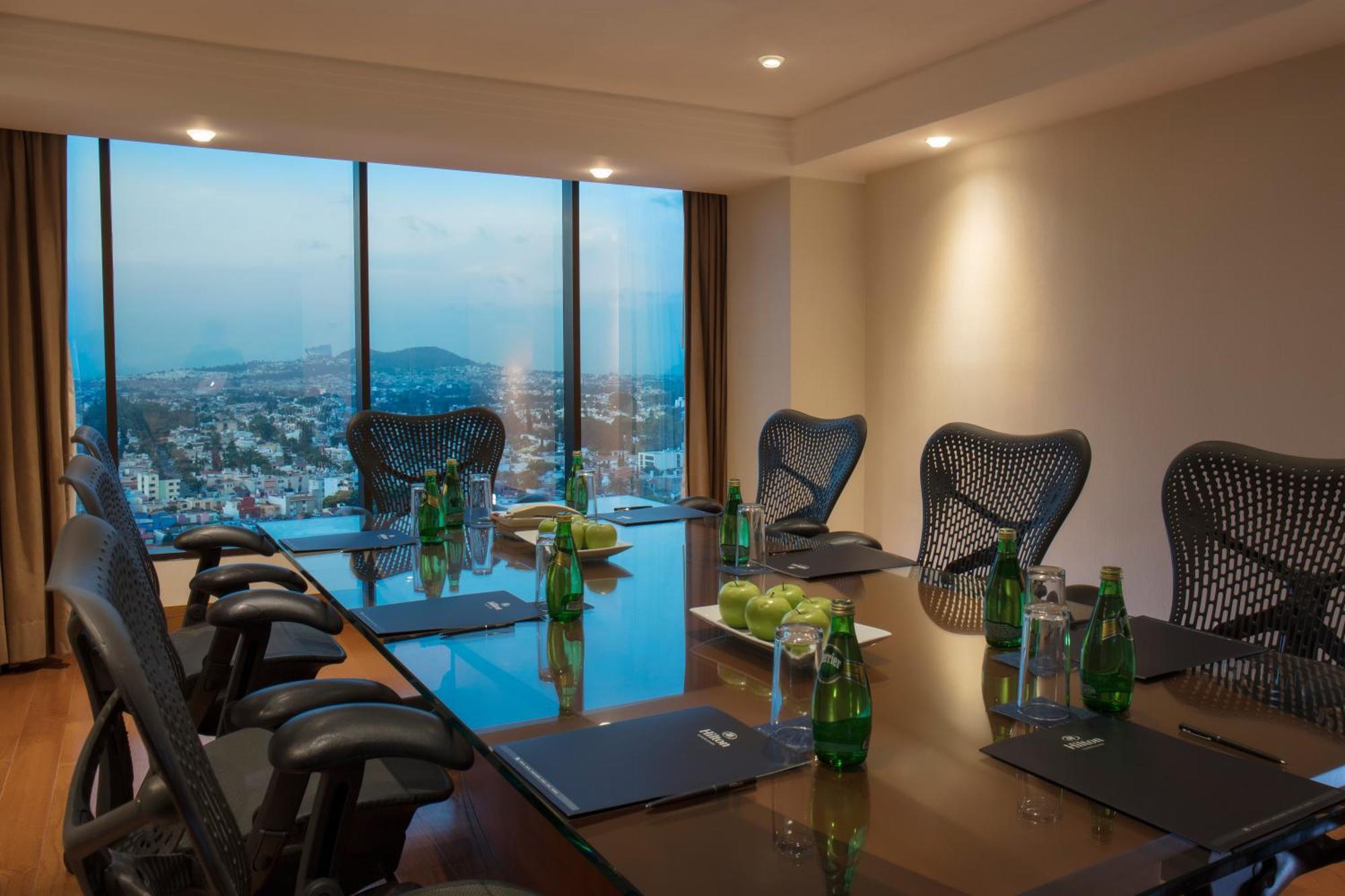 Отель Barcelo Гвадалахара Экстерьер фото Meeting room